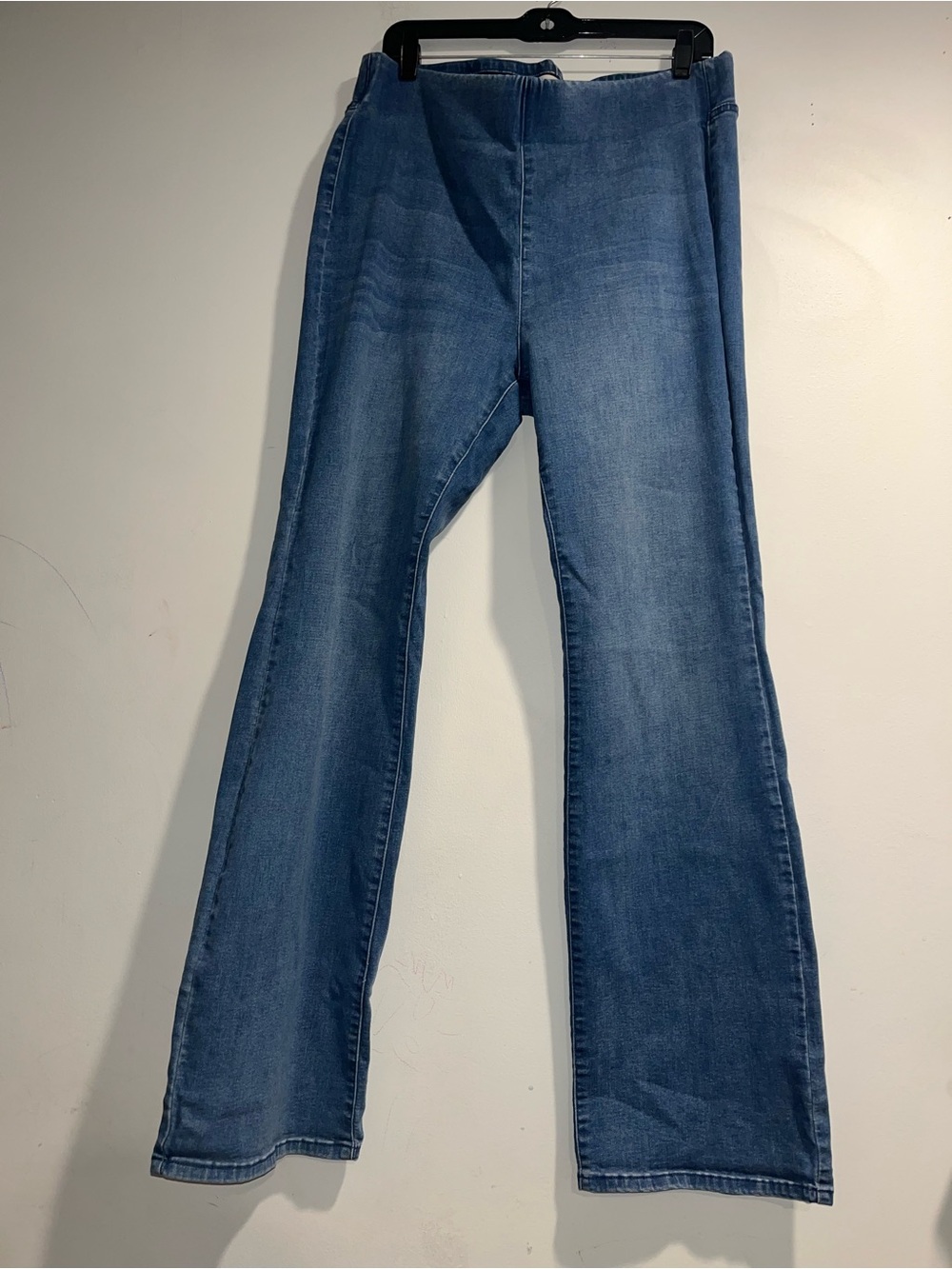 SOFT SURROUNDINGS Pull on flare jeans